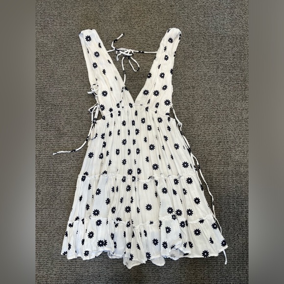 ❌SOLD❌ Piper Mini Dress - Picture 2 of 5